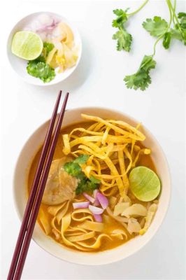  Khao Soi: Sự kết hợp tuyệt vời giữa nước dùng cari đậm đà và mì trứng vàng ươm!