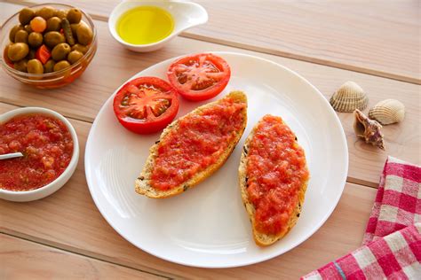  Tostada de Tomate: Một Món Ngọt Ngào, Chanh DInputText Dẫn Hấp Dẫn Từ LLogroño!